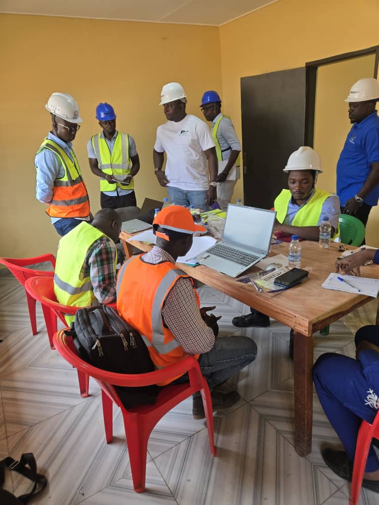 Équipe EGCF SARL sur un chantier