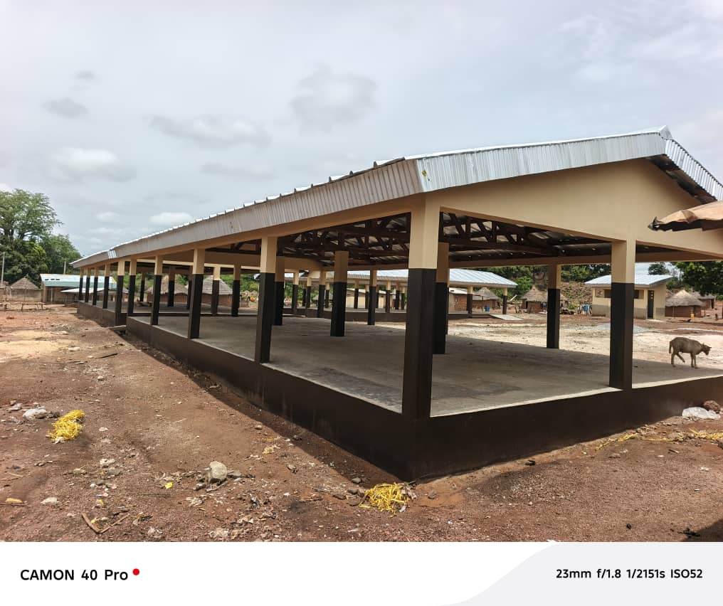 Projet COSO – Construction de hangars, magasins et latrines dans la région du Folon — vue 3